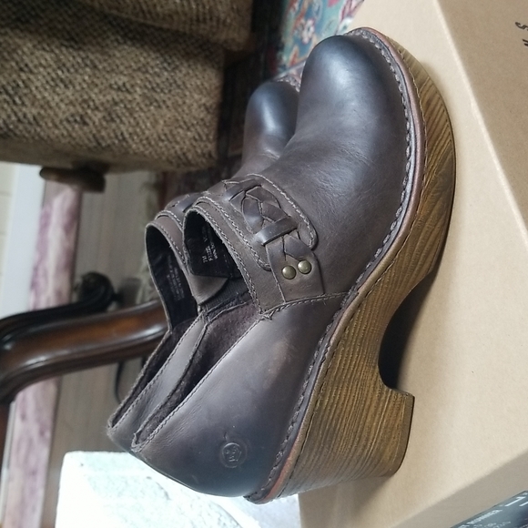 Born Brown Leather Ankle Booties 7M - Picture 2 of 16